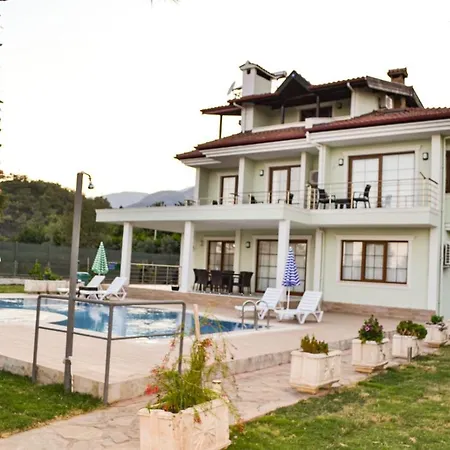 Villa Camyuva Villas